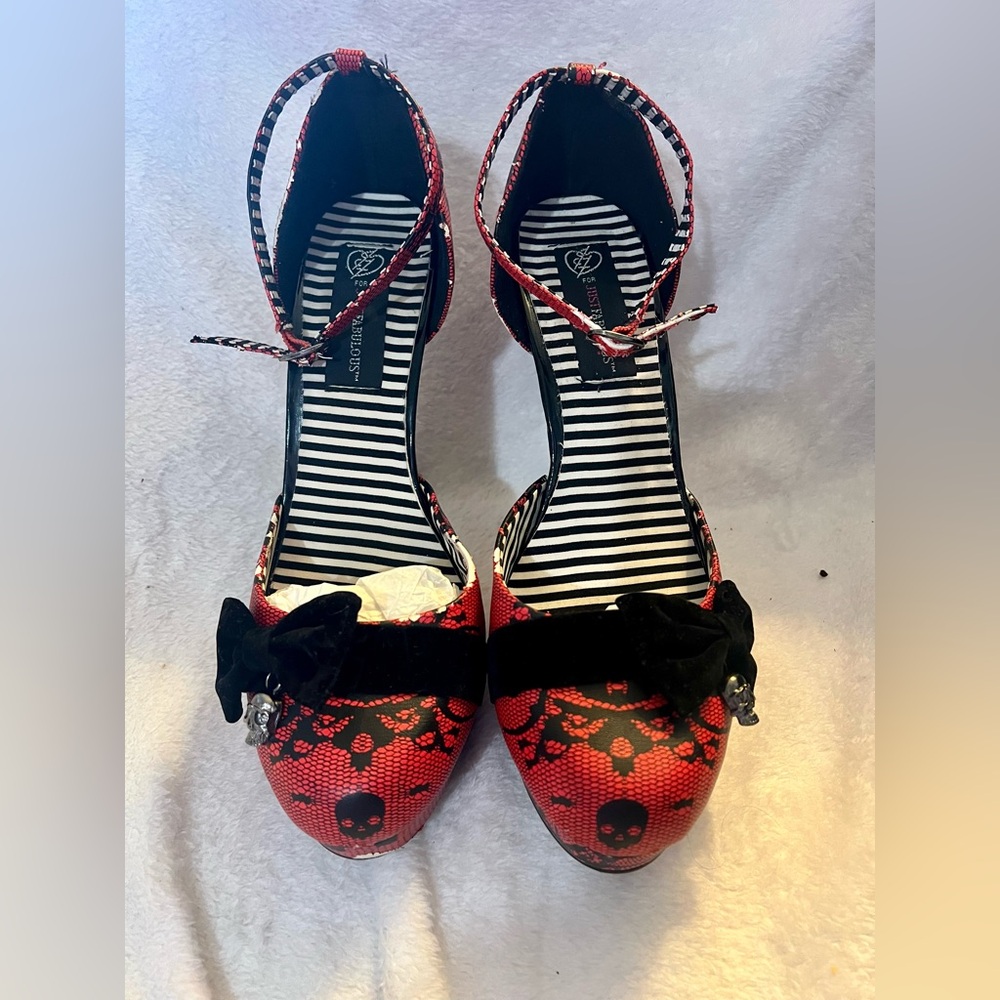 The Perfect Stilettos For Halloween!
Just Fabulous brand.